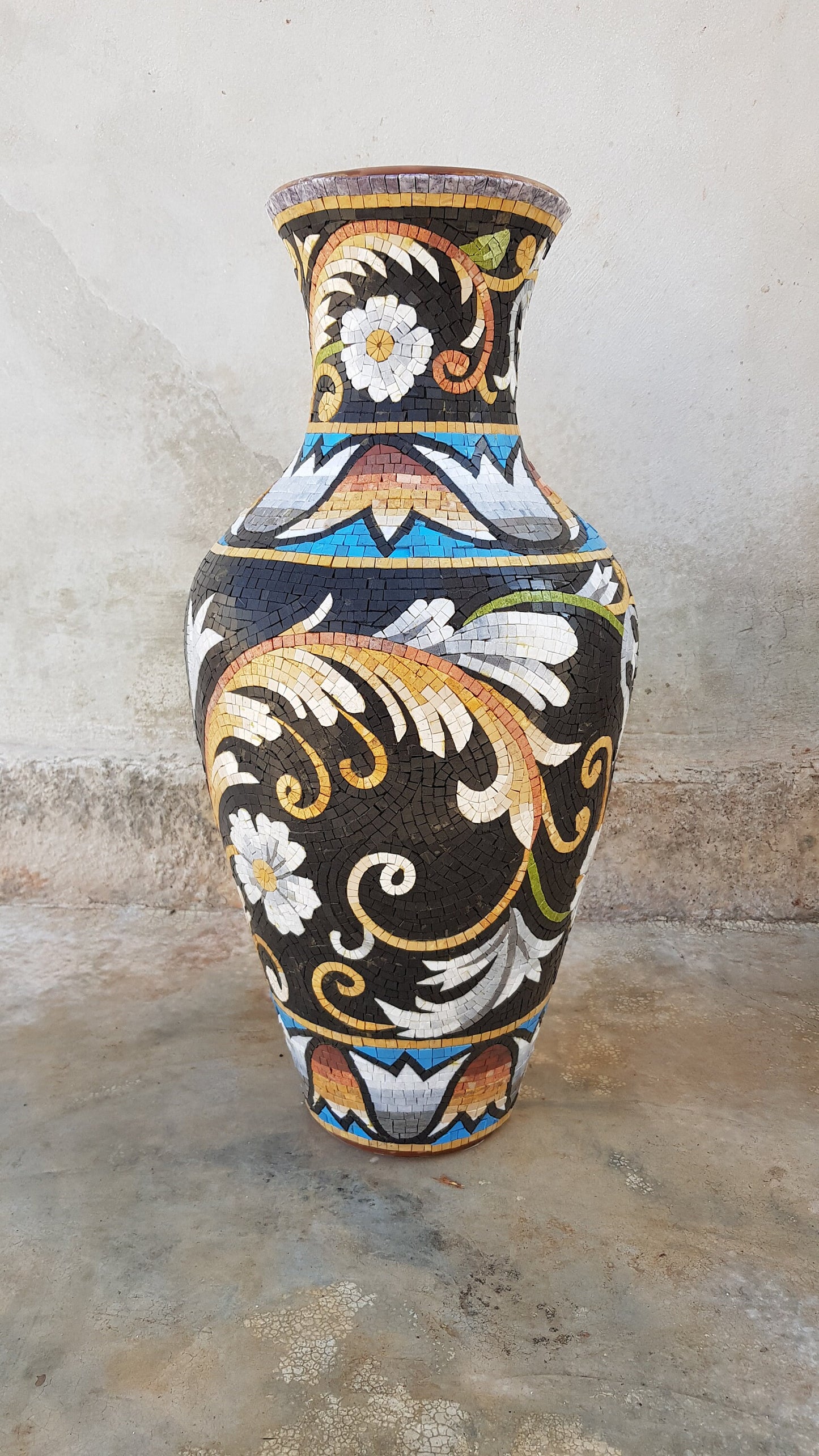 Handmade Floral Mosaic Vase: Round Marble Segment Clay Vase
