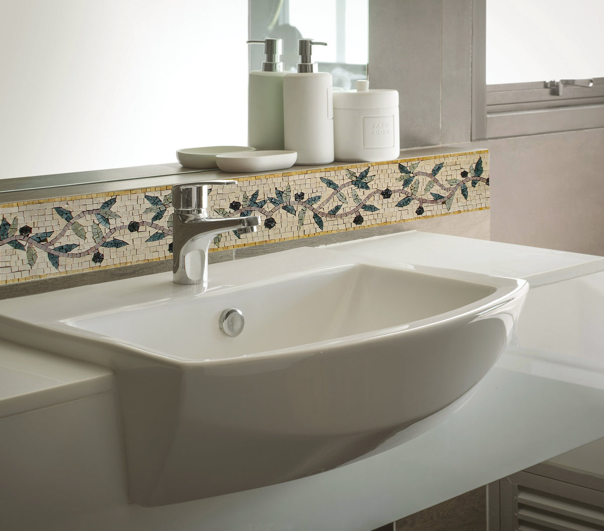 Botanical Mosaic Border Tile: Leaf and Floral Wall Decor (40x6")