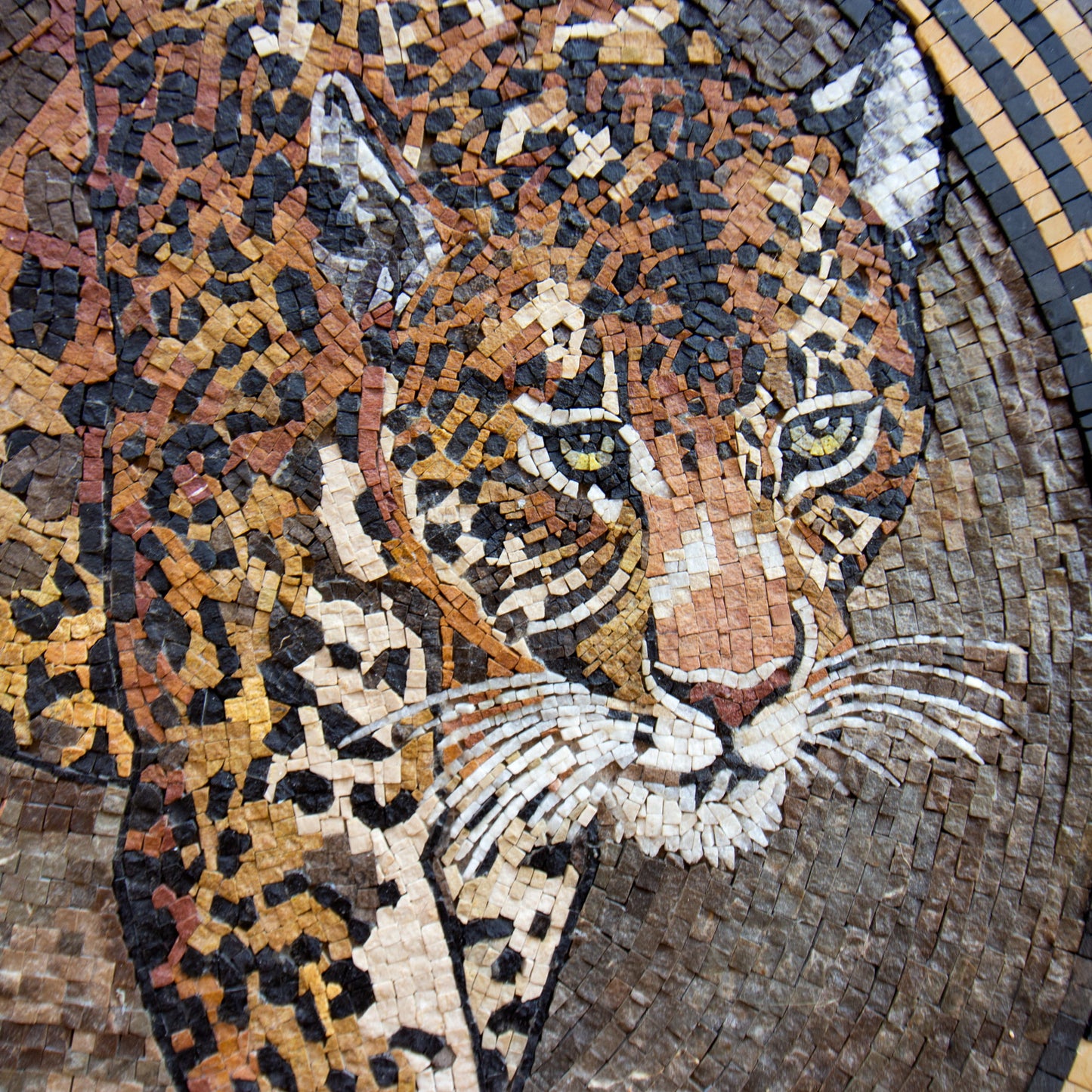 Handmade Tiger Marble Mosaic Tile Art: Jungle Decor (32" Diameter)