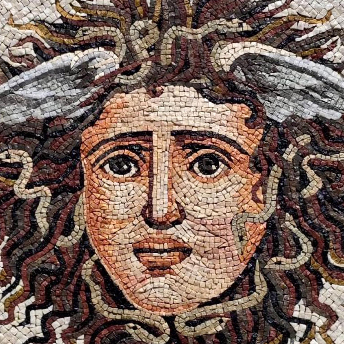 Greek Medusa Mosaic Marble Medallion – Handmade Mythology Wall Art, Round Stone Tile Décor