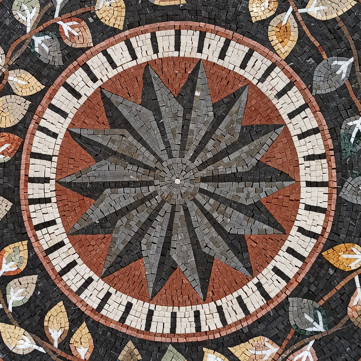 Handmade Marble Mosaic Tile: Leaf Pattern Medallion (40x40)